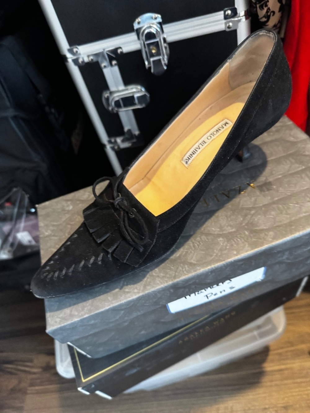 MANOLO BLAHNIK BLACK